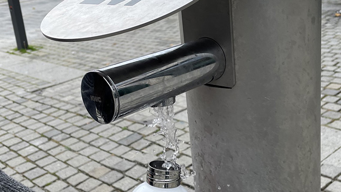 Trinkwasserbrunnen in der Markstraße an der Ecke zum Bahnhofsplatz in Göppingen wurde im Sommer 2024 errichtet.